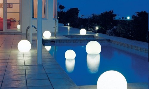 Светильники для освещения бассейна